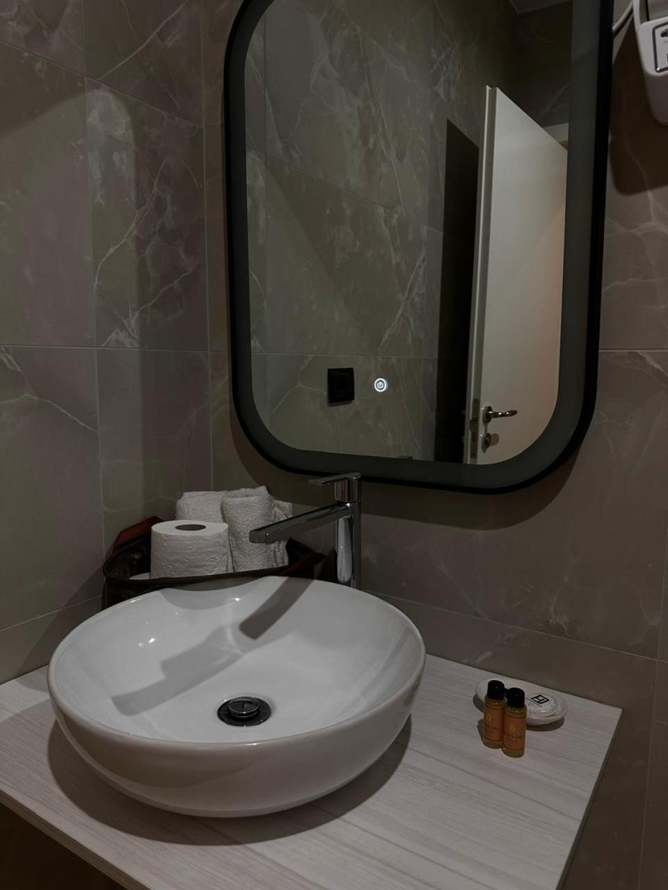 Diamond Hotel Дуррес Экстерьер фото